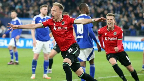 Zwei späte Joker-Tore: Hannover dreht das Spiel gegen Schalke