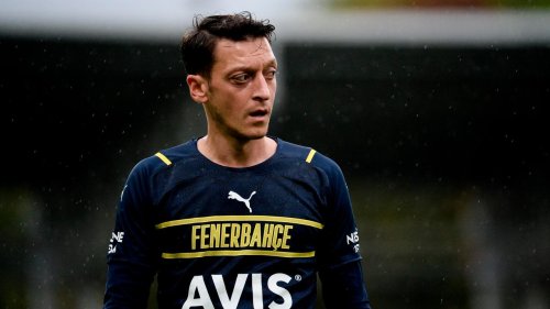 Schluss mit 34 Jahren: Mesut Özil beendet seine Fußballkarriere