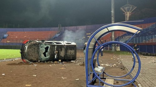 Mindestens 174 Tote: Schwere Stadion-Katastrophe in Indonesien