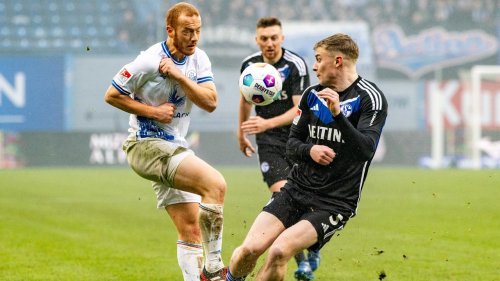 Unterbrechung in Rostock: Schalke gewinnt Spiel in Überlänge - die Audio-Highlights