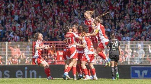 Kantersieg gegen Gladbach: Frauen von Union Berlin steigen in die Fußball-Bundesliga auf