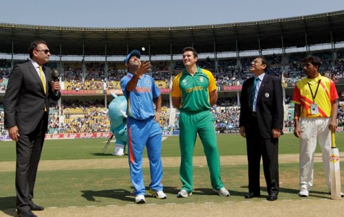 "I remember sitting in my room that night after Viru and Sachin were smashing us everywhere" - Graeme Smith reminisces his time in India