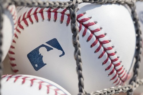 How many players can be on an mlb roster flipboard