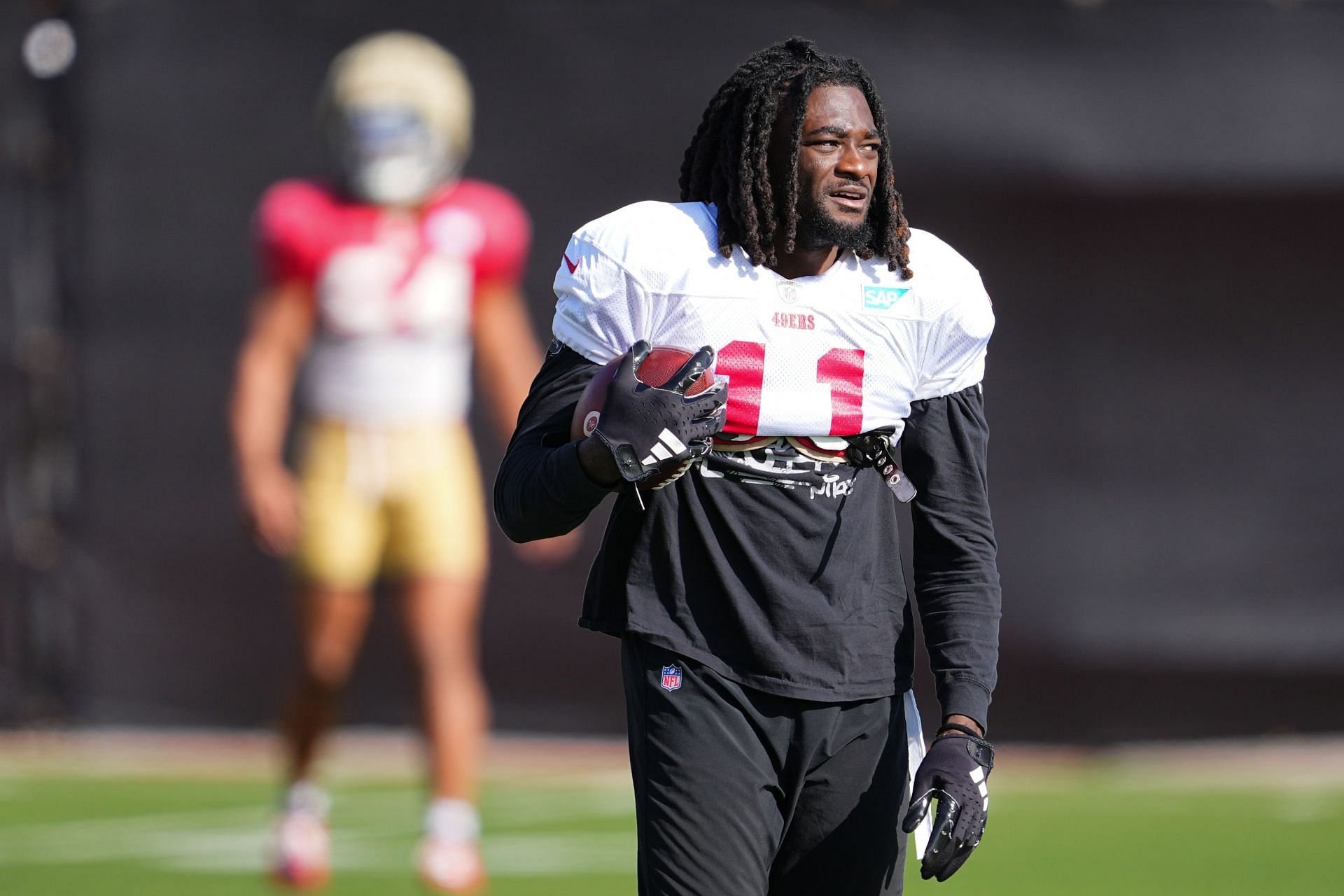 NFL fans speculate trade as Brandon Aiyuk unfollows 49ers on IG: "He should play with Patrick Mahomes"