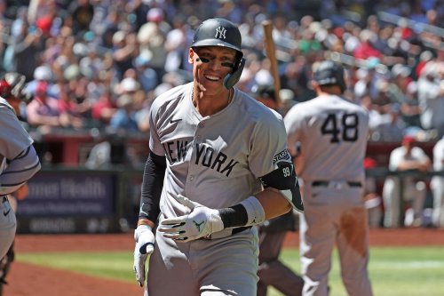 PHOTO: Rapper A Boogie Wit Da Hoodie scores signed bat from Yankees star Aaron Judge