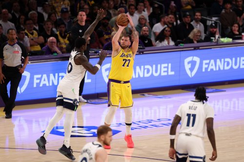 Stomach bug gets Luka Doncic off to sluggish start in Lakers-Timberwolves Game 3