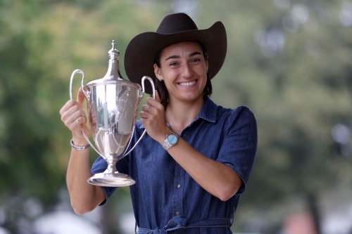 WTA Finals winner Caroline Garcia receives medal of honor from the city of Lyon
