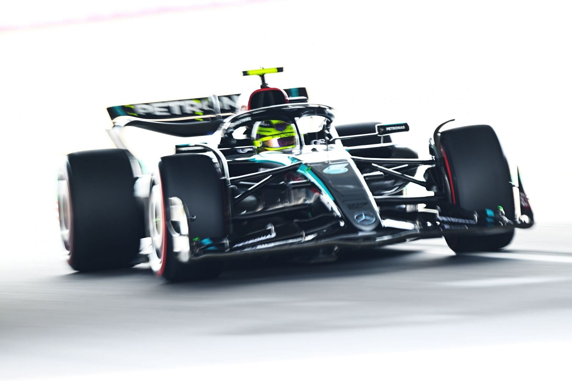 Mercedes director shares how front wing damage hampered Lewis Hamilton's race in Japan