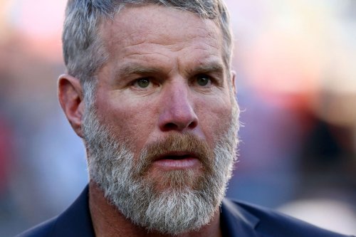 “Stealing money from the poorest state in the country doesn’t equal losing your place in the Hall of Fame?” – NFL fans blast Shannon Sharpe’s take on Brett Favre