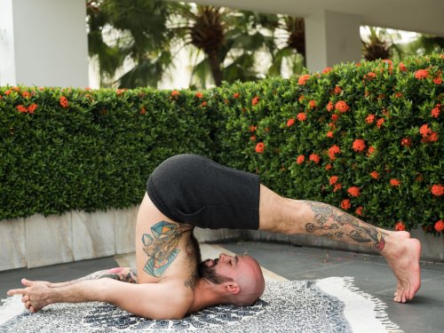 6 Best Yoga Poses for Weightlifters to Improve Range of Motion