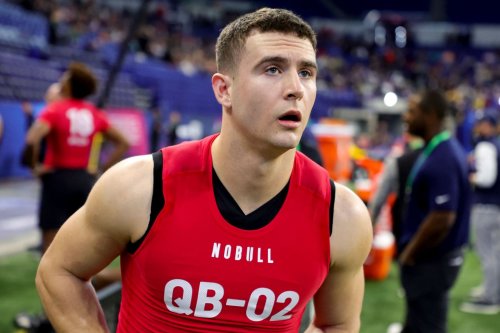  Good To See A Vet Get One Last Deal Fans Mock Stetson Bennett After 