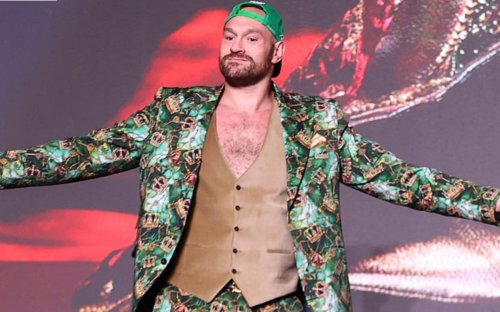 Tyson Fury challenges 'Deadpool' star in unlikely call-out over soccer rivalry