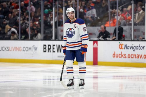 "More impressive than Matthews goal pace": Connor McDavid's 3 shots on post has fans trolling Oilers forward