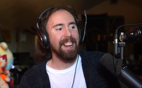 "Men don't want to look at an ugly b**ch": Asmongold gives his take on attractiveness in video games