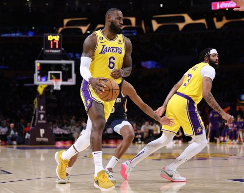 "Don’t need to have a talk with AD" - LeBron James emphasizes on running offense through Anthony Davis