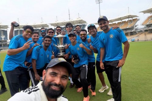 Vaibhav Suryavanshi presents special gift to Mohammad Shami and forces a speech after Duleep Trophy 2026 final [Watch]