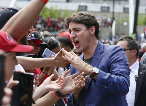 "That's who they need to be booing": Social media rips into Justin Trudeau after Canadian PM attends Canada vs USA 4 Nations Face-Off game