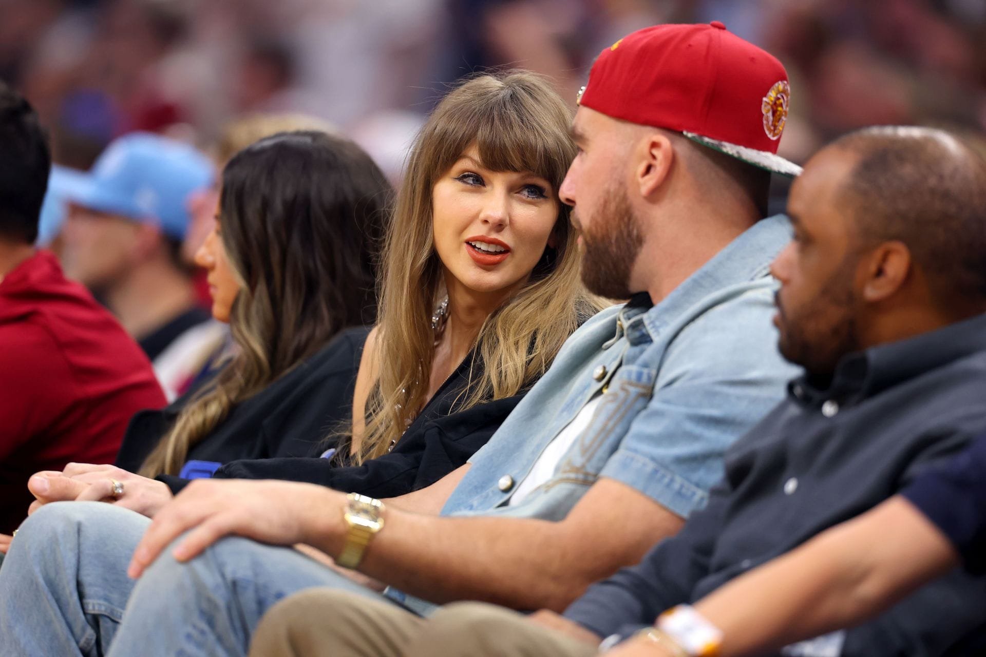 "Absolutely disgusting": NFL fans rip "narcissist" Taylor Swift for walking down the aisle to one of her biggest hits to