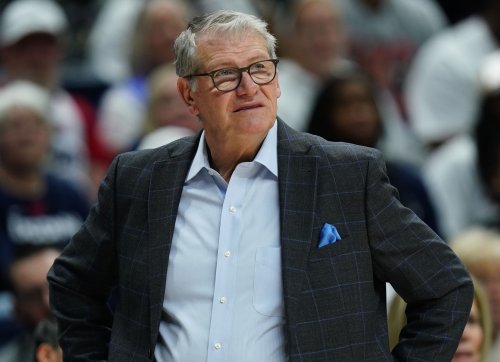 "Those kids deserve better than that": UConn HC Geno Auriemma voices concern over Arkansas State hotel situation