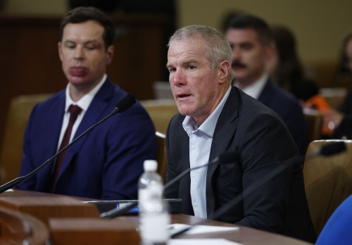 Packers icon Brett Favre goes off on high school basketball coach for yanking a girl's ponytail in viral video - "No room for this"