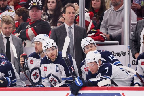 Winniepg Jets HC reveals importance behind $59,500,000 goalie's late pull during 7-2 blowout loss to St. Louis Blues