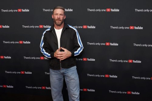 Julian Edelman highlights his QB roots in sweet birthday throwback for mom