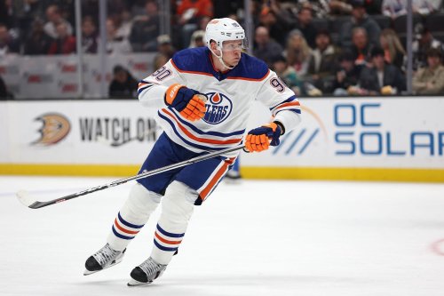 Corey Perry discloses what differentiates Connor McDavid and his ex-linemate in Ryan Getzlaf