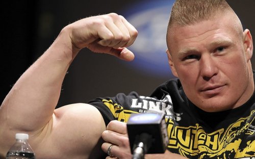 VIDEO: When Brock Lesnar stunned a ring girl with his shirtless physique at UFC weigh-ins