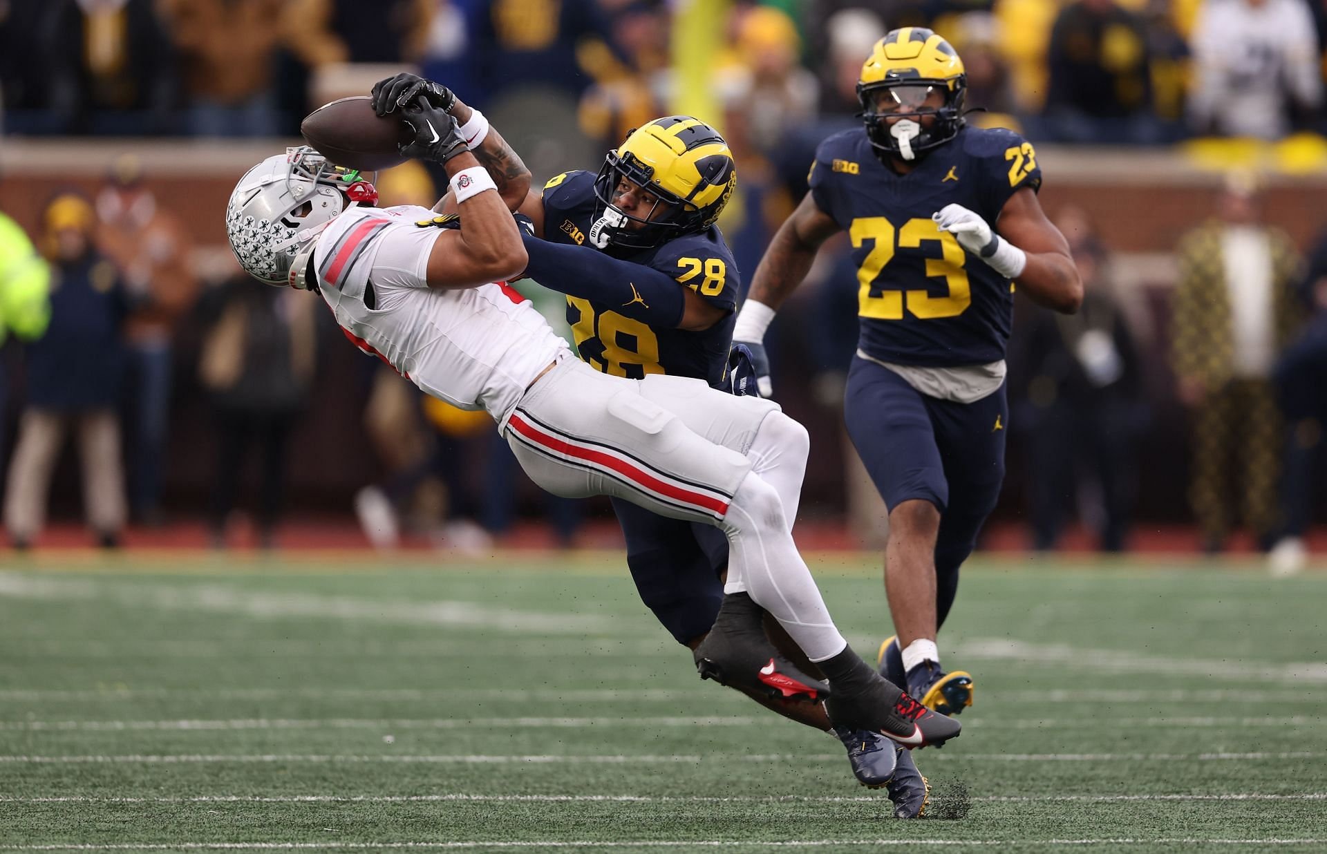 WATCH: Ohio State WR Emeka Egbuka makes stunning one handed catch during Buckeyes' spring game