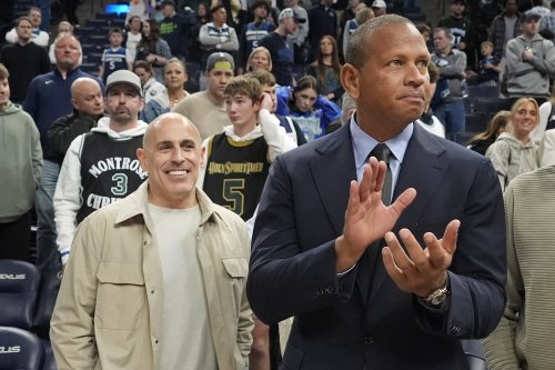 Alex Rodriguez delighted to reunite with "Yankee legend" at Hispanic Day conference