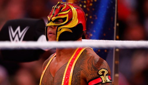 WWE: Schock um Rey Mysterio! Hall-of-Famer erleidet gefährliche Kopfverletzung