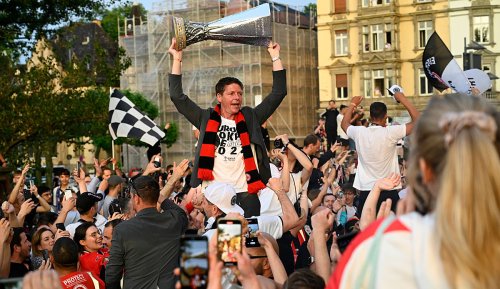 Eintracht Frankfurt: SGE-Trainer Oliver Glasner feiert Europa-League-Triumph im Bierkönig auf Mallorca