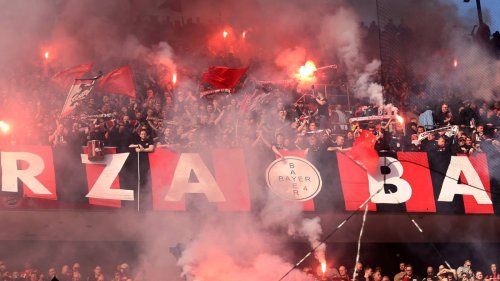 Ordner bewusstlos geschlagen: Schwere Ausschreitungen nach Derby zwischen Bayer Leverkusen und Köln