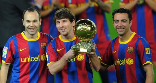 Sources say Tottenham have held talks with Xavi Hernandez over manager role