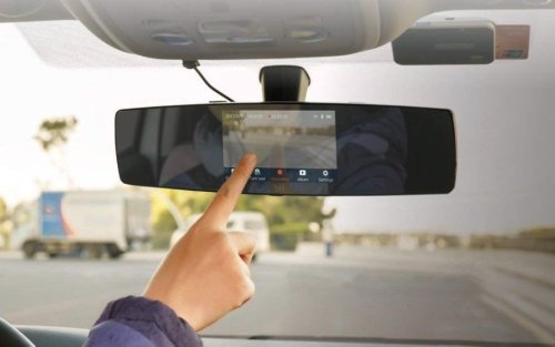 If Your Car Didn’t Come With a Back-Up Camera, You Can Easily Hack It Yourself