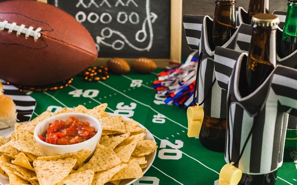 SPY Guide: How to Host a Healthy Super Bowl Party