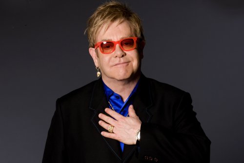 Elton John annuncia l’addio ai fan