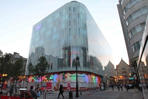 Leicester Square: Five-star hotel has licence tightened after brawl leaves police injured