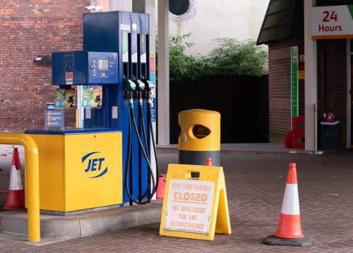 Johnson insists petrol crisis ‘stabilising’ as he prepares to save for Christmas
