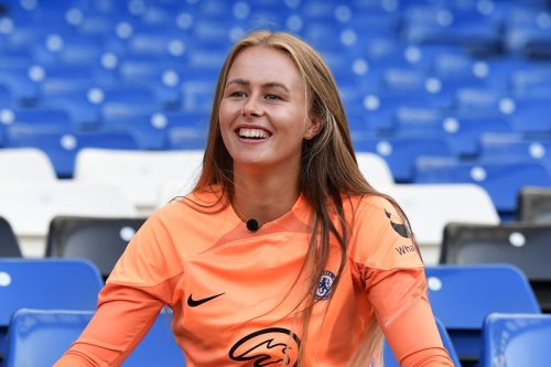 Chelsea sign goalkeeper Hannah Hampton from Aston Villa on free ...