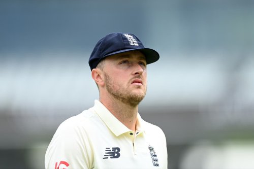 Robinson returns to England Test squad after serving ban for tweets