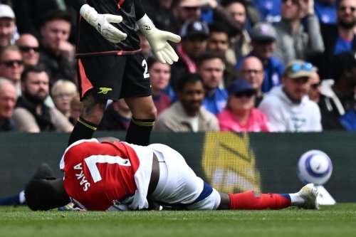 Bukayo Saka injury: Mikel Arteta issues update after Arsenal star spotted limping