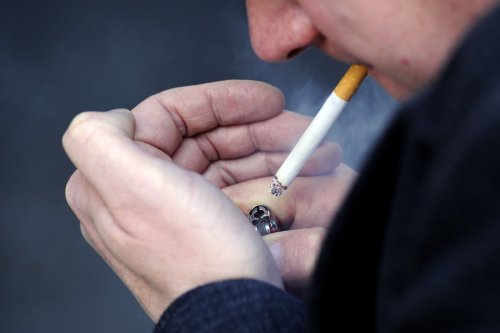 Rishi Sunak ‘considering outlawing cigarettes for the next generation’