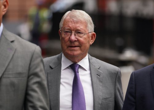 Sir Alex Ferguson in court to defend Ryan Giggs fromdomestic abuse charge