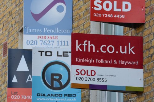 House price falls slow as private rents hit new records, figures show