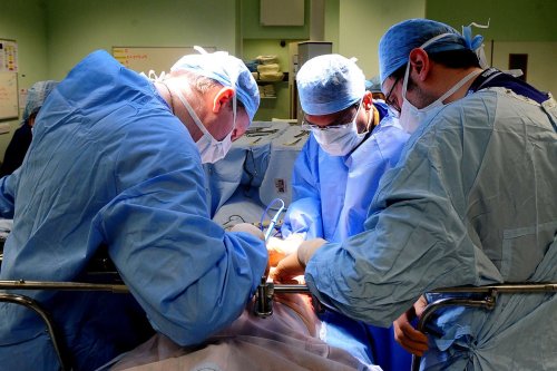 Ministers to overhaul NHS pension rules to encourage doctors to work on