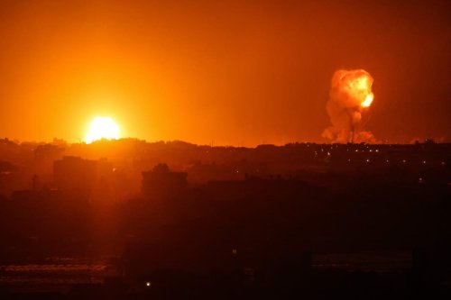 Worldwide pleas for calm after days of unrest spirals into retaliatory attacks amid Jerusalem crisis