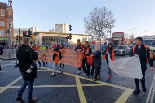 Just Stop Oil block roads in London as protests resume