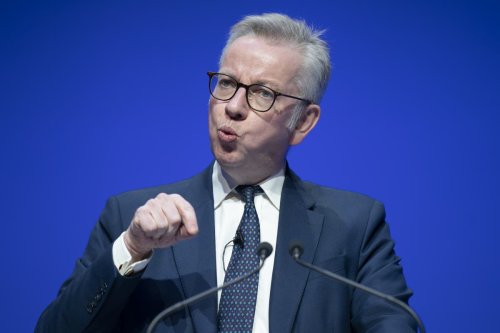 Michael Gove brands Liz Truss plans as ‘a holiday from reality’ as he endorses Rishi Sunak