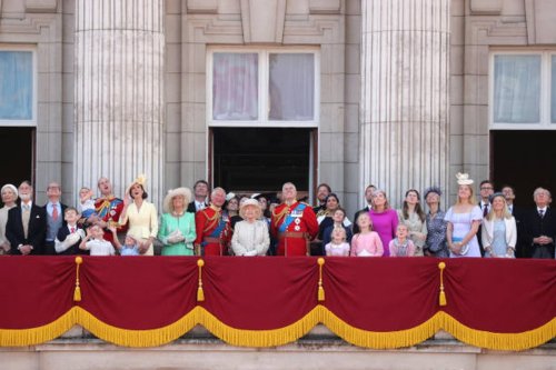 Queen Elizabeth II: How many children, grandchildren, and great-grandchildren does she have?